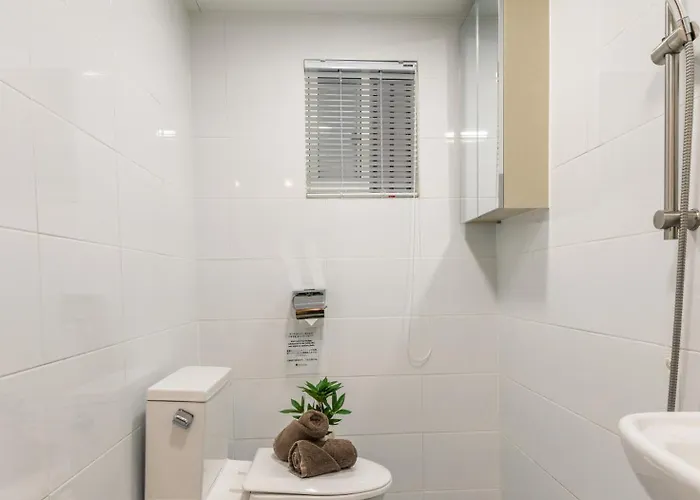 Jini Linen House Hongdae, 2br & 3 Queen Beds Апартаменты *