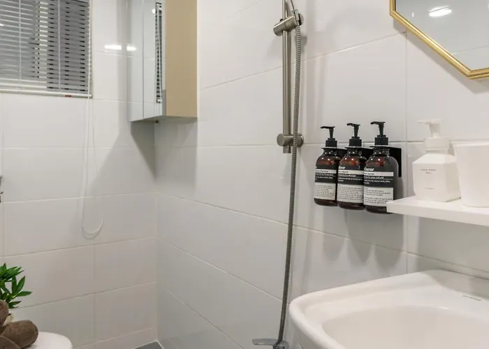 Apartamento Jini Linen House Hongdae, 2br & 3 Queen Beds Seul