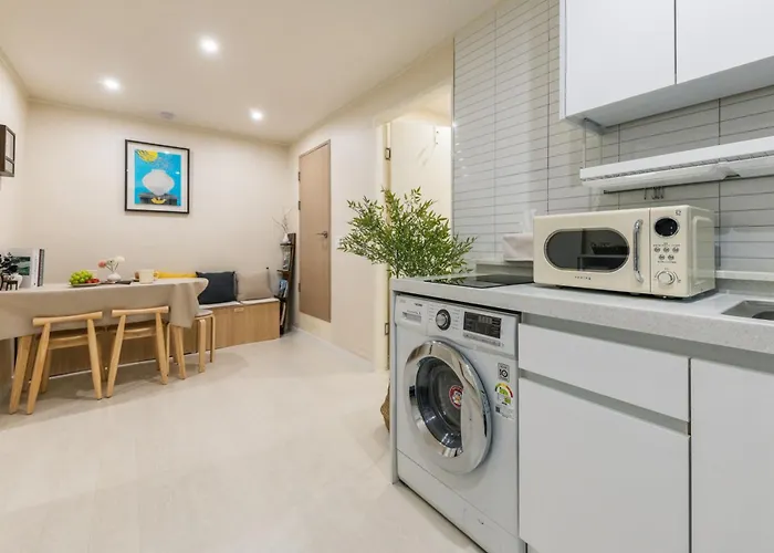 Jini Linen House Hongdae, 2br & 3 Queen Beds