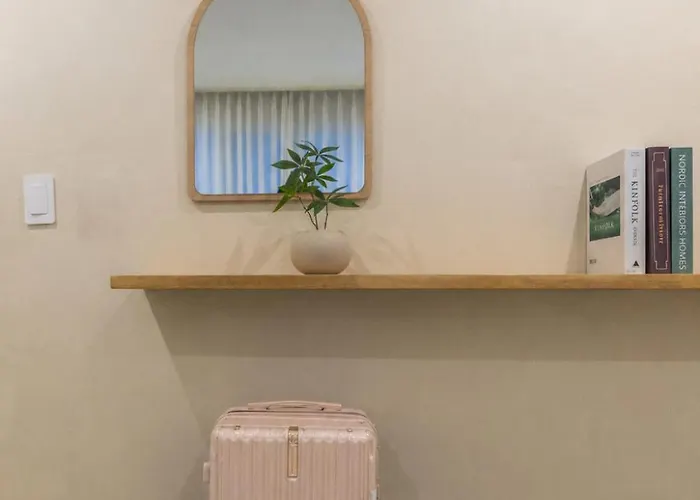 Апартаменты Jini Linen House Hongdae, 2br & 3 Queen Beds *
