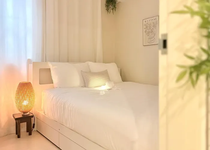Jini Linen House Hongdae, 2br & 3 Queen Beds